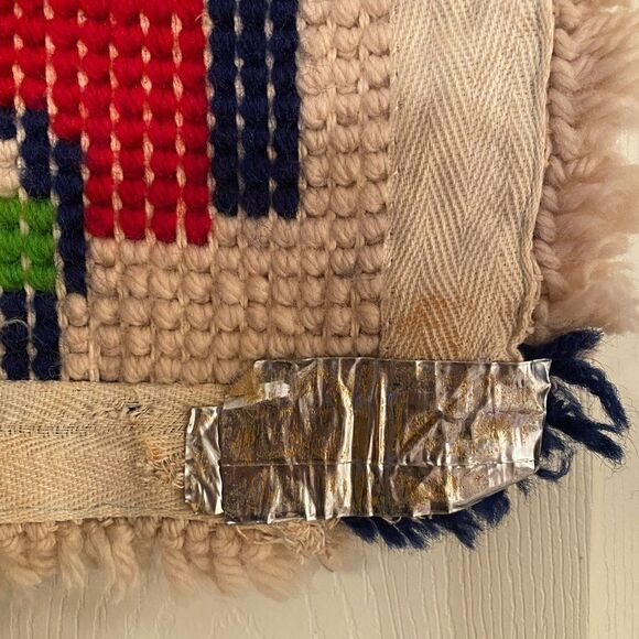 Vintage latch hook train wall hanging rug - Picture 2 of 3